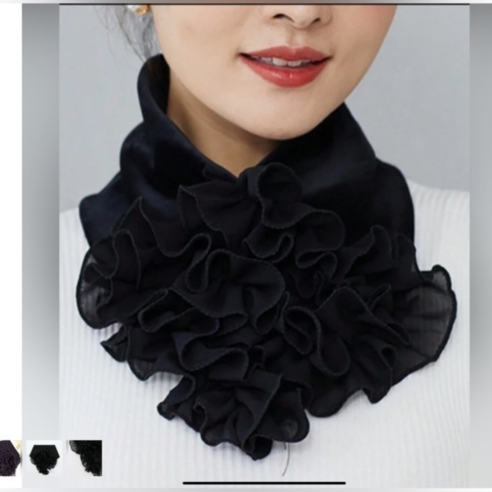 ✨NEW Elegant Black Ruffled Scarf